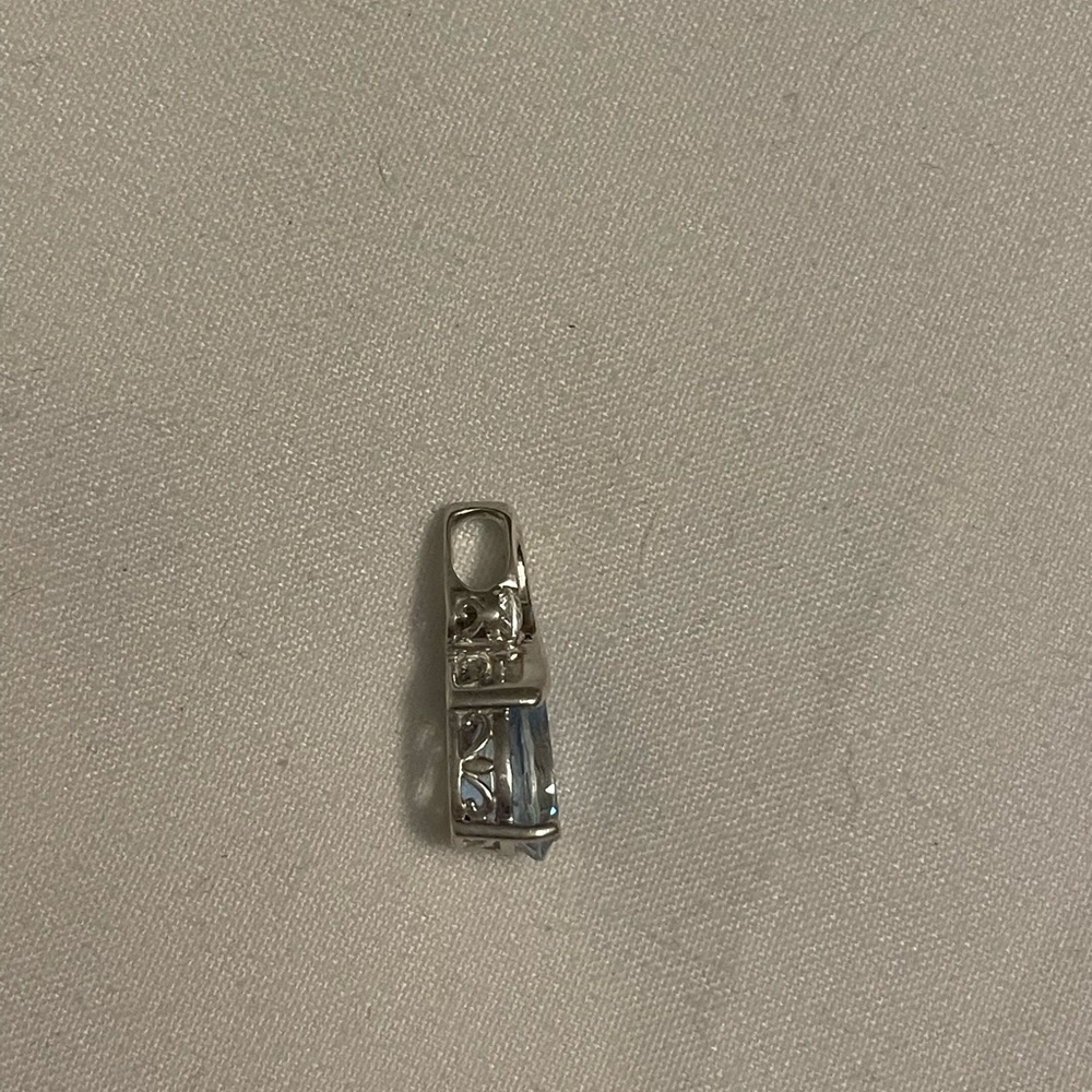 Blue sapphire pendant - Picture 3 of 4